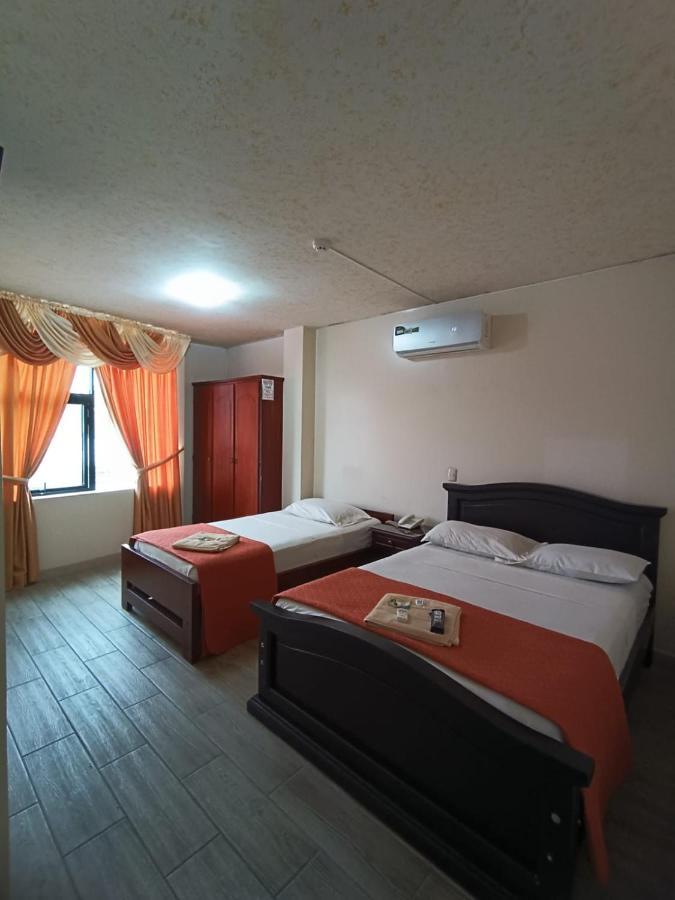 Hotel Quezada Hermanos Santo Domingo de los Colorados Eksteriør bilde