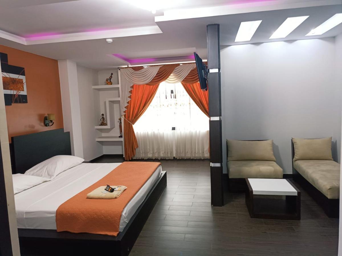 Hotel Quezada Hermanos Santo Domingo de los Colorados Eksteriør bilde