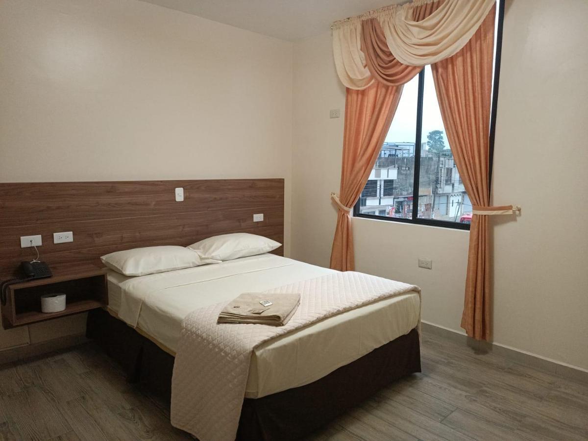 Hotel Quezada Hermanos Santo Domingo de los Colorados Eksteriør bilde