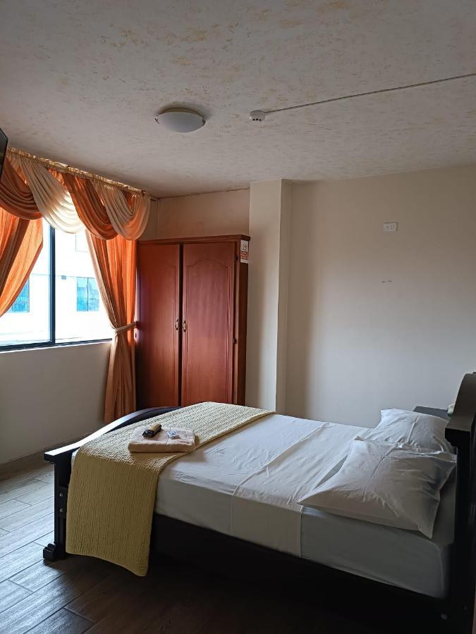 Hotel Quezada Hermanos Santo Domingo de los Colorados Eksteriør bilde