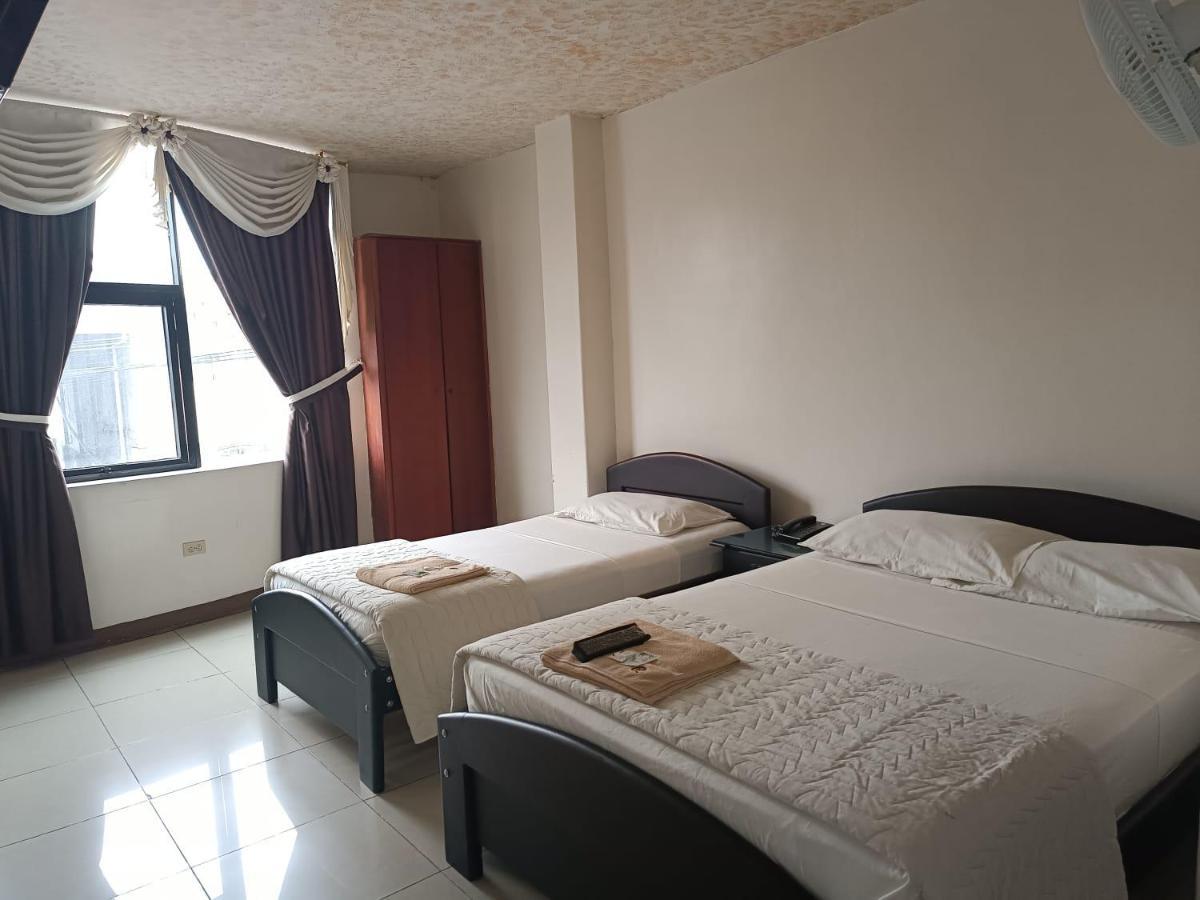 Hotel Quezada Hermanos Santo Domingo de los Colorados Eksteriør bilde