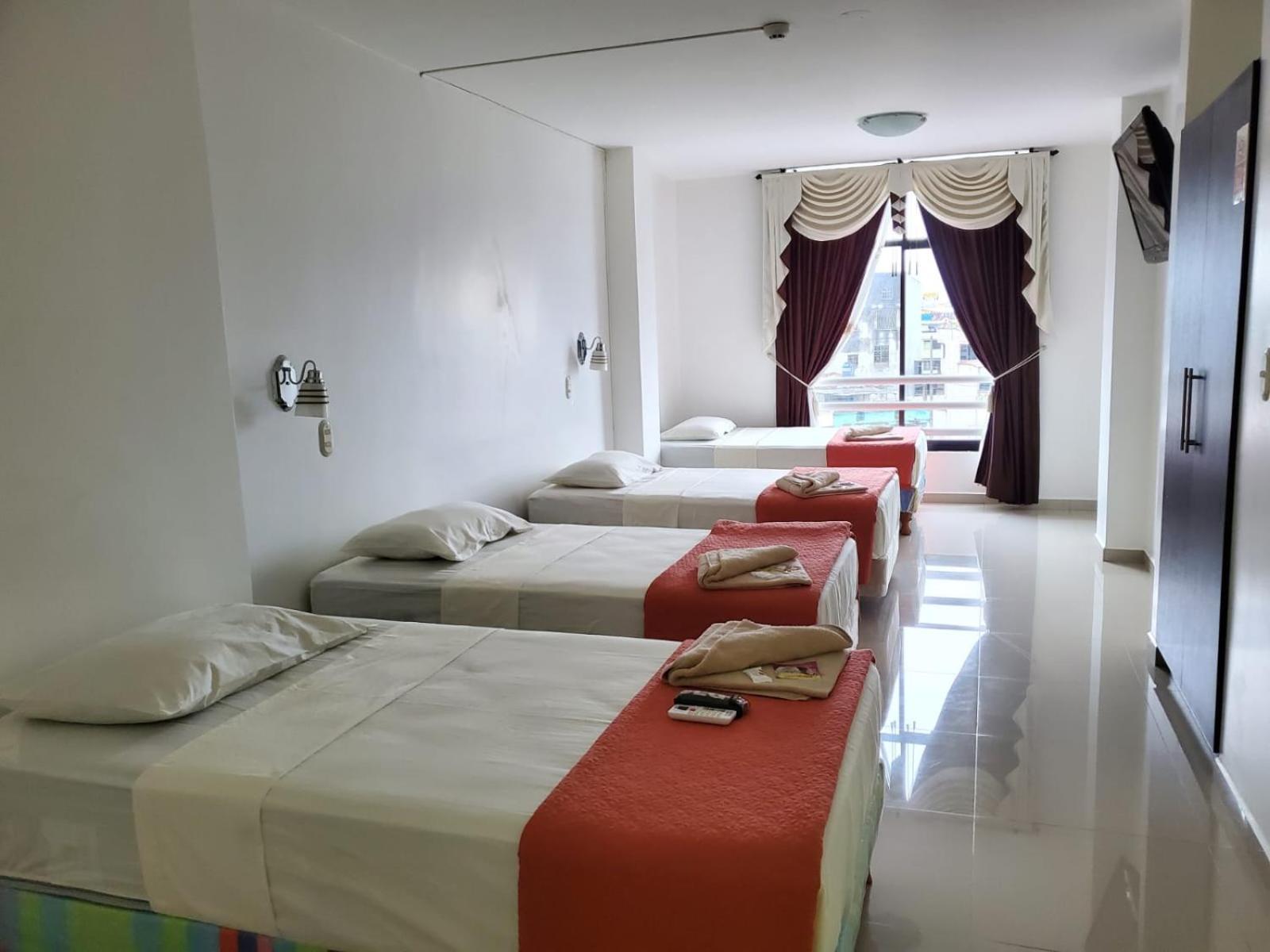 Hotel Quezada Hermanos Santo Domingo de los Colorados Eksteriør bilde